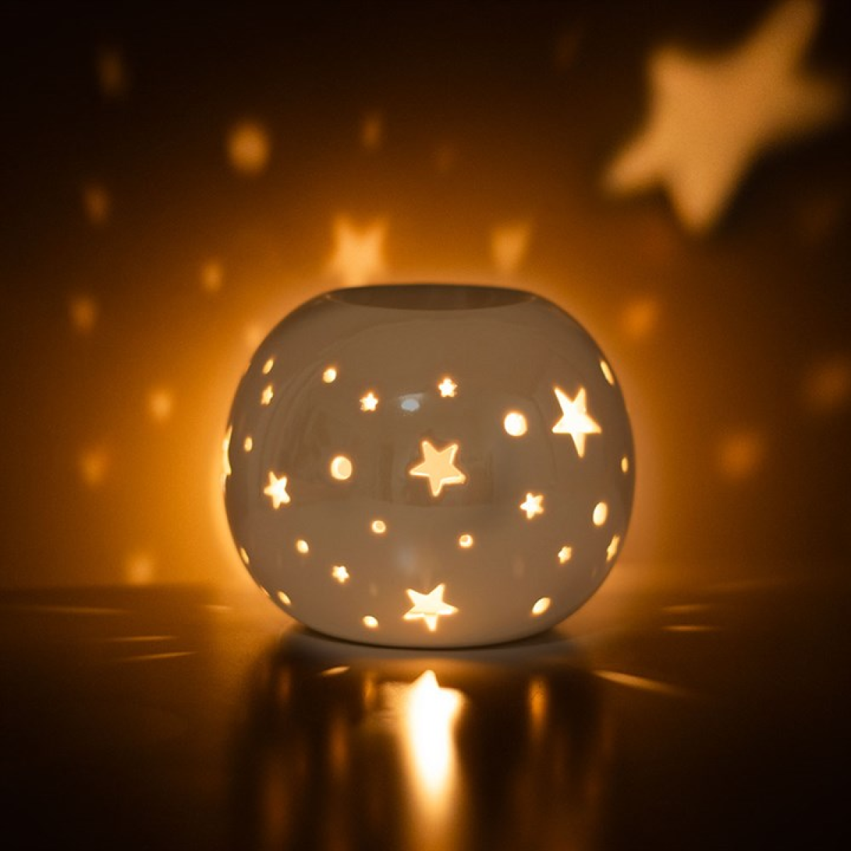 White Iridescent Oil Burner – Star Cut-Out Wax & Fragrance Diffuser for Tranquil Ambience