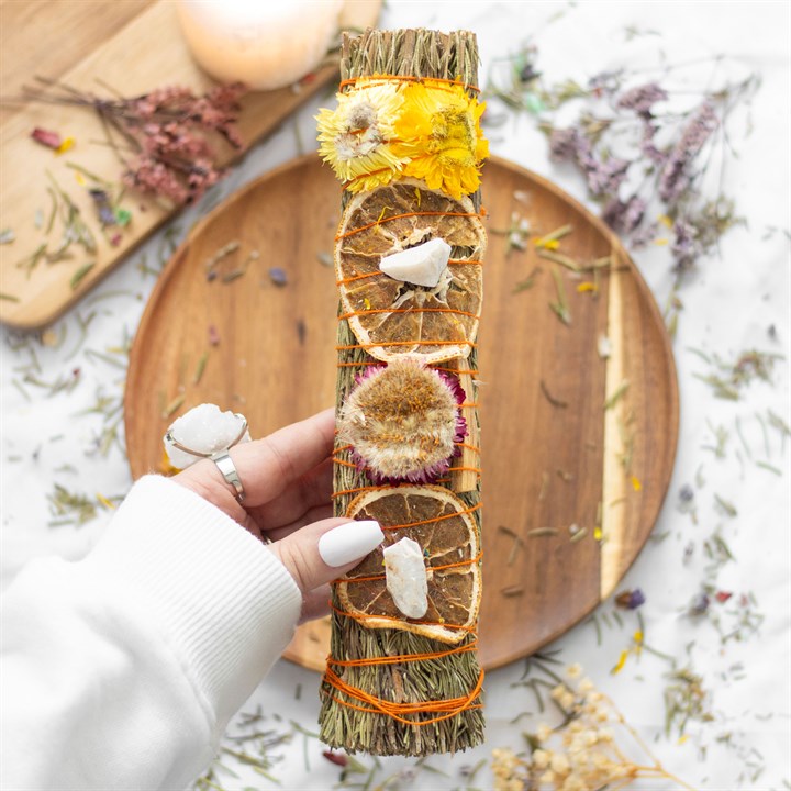 9in Ritual Smudge Wand with Rosemary, Palo Santo & Quartz – Cleansing, Clarity & Spiritual Alignment
