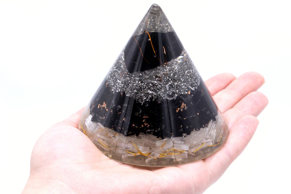 Orgonite Energy Cone – Selenite & Black Tourmaline with Copper (90mm)
