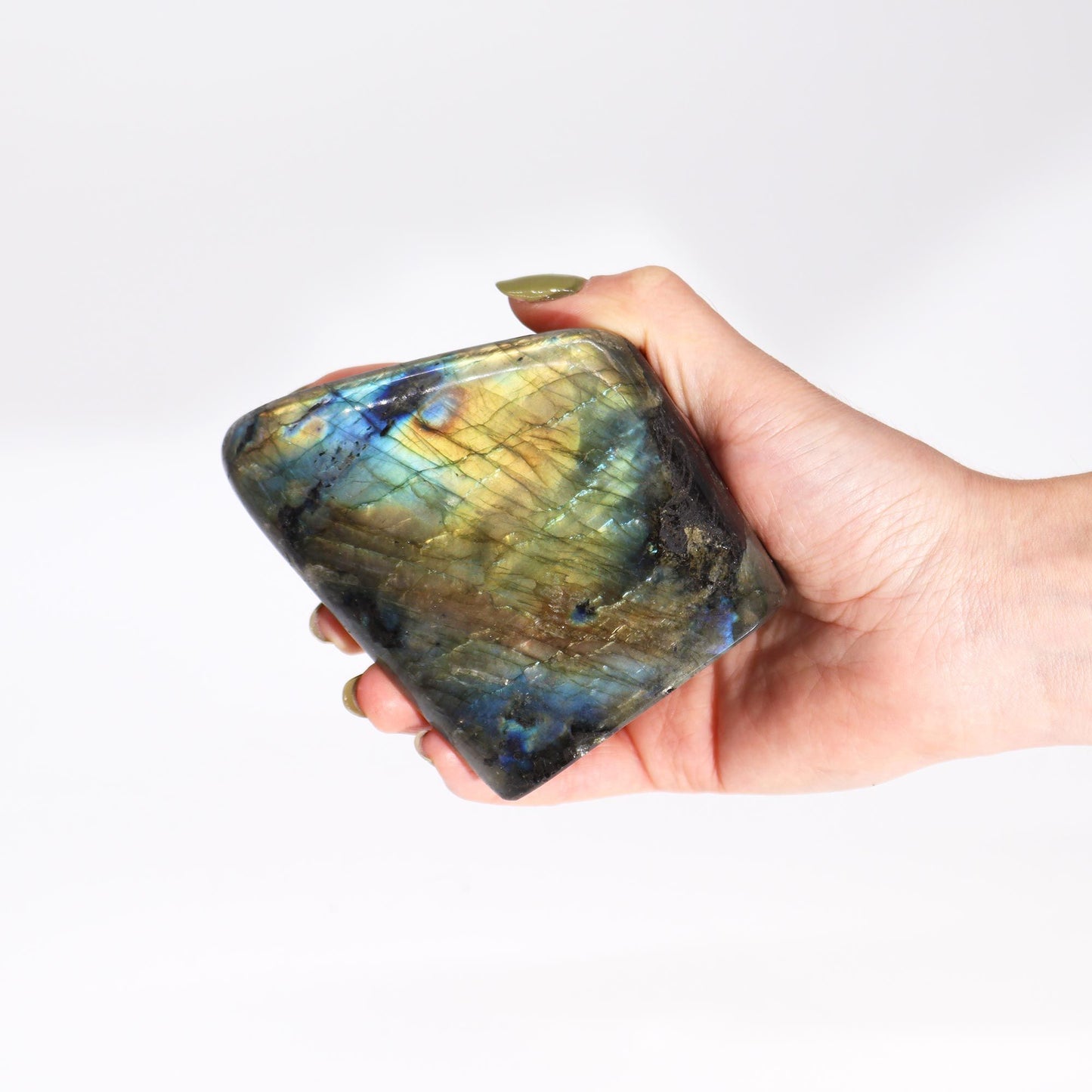 Madagascar Labradorite Stone – 550–750g