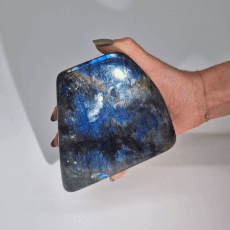 Madagascar Labradorite Statement Stone – 900-1100g