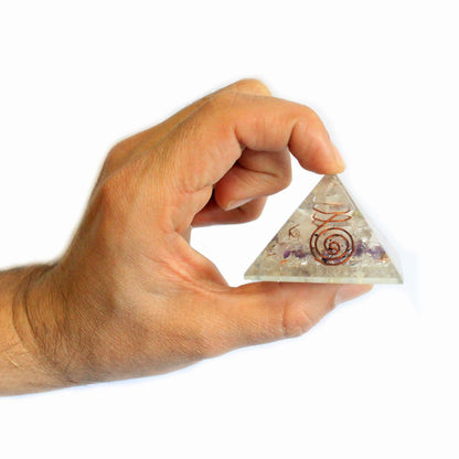 Medium Orgonite Pyramid – 55mm Gemchips & Copper