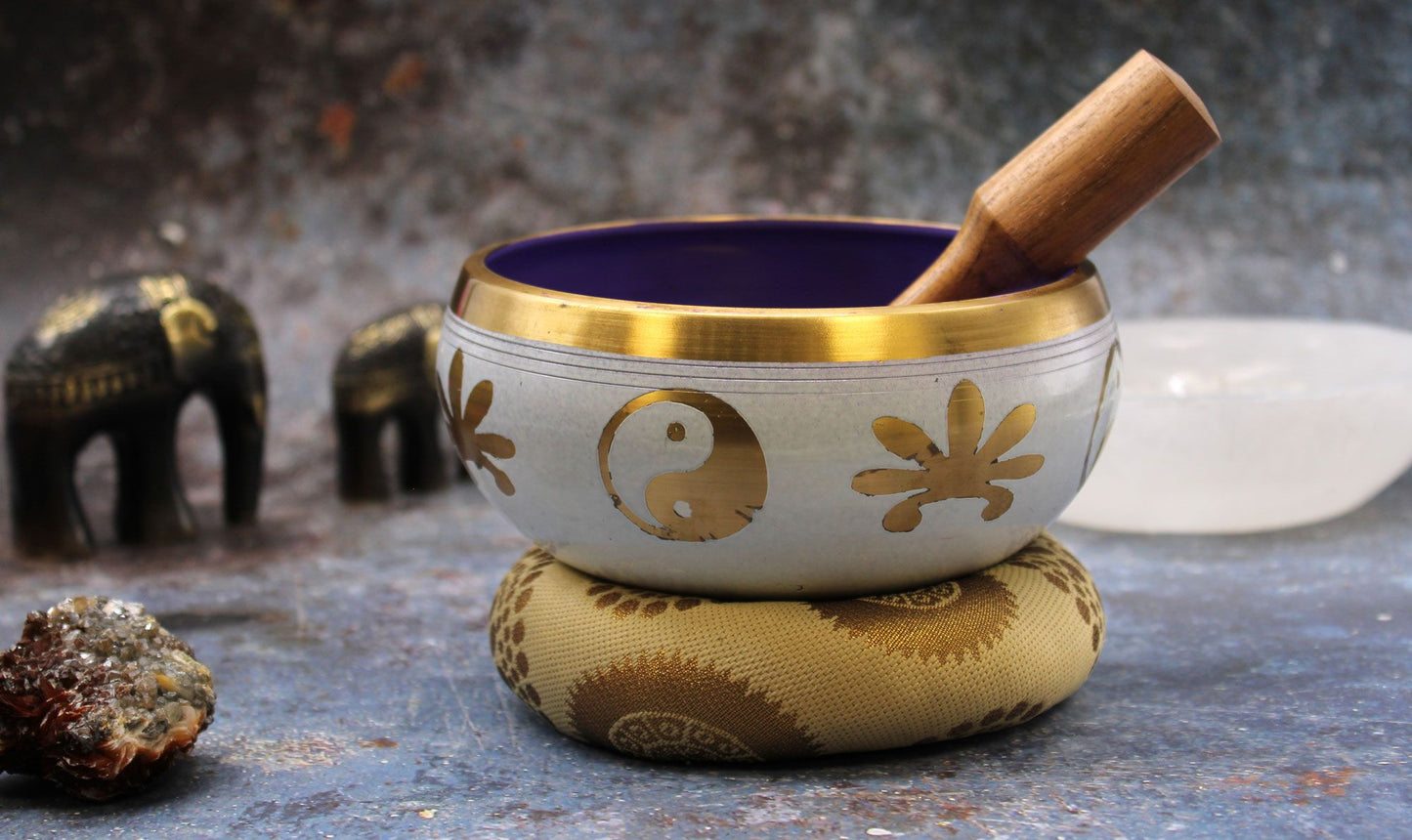 Large Yin & Yang Singing Bowl Set – 14 cm White & Purple Brass Meditation Bowl with Mallet and Cushion