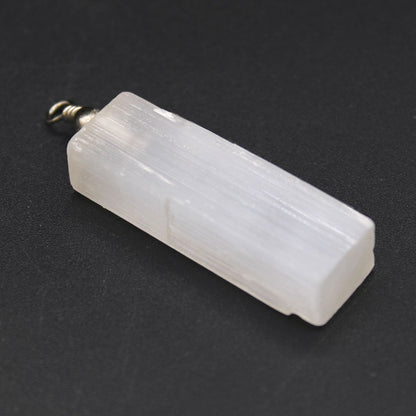Selenite Natural Pendant – Energy Cleansing, Clarity & Spiritual Protection Crystal Necklace