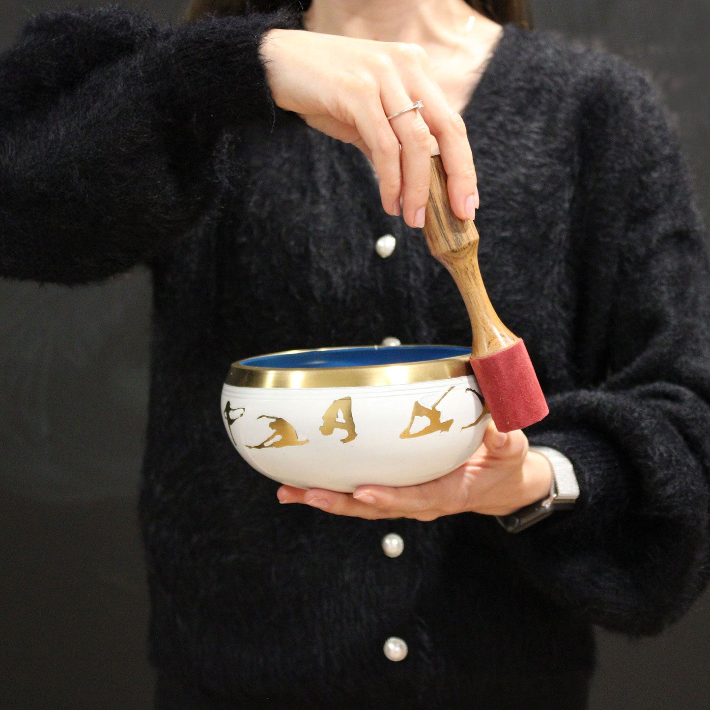 Large Yoga Moves Singing Bowl Set – White & Blue Handcrafted Brass Meditation Bowl (14 cm)